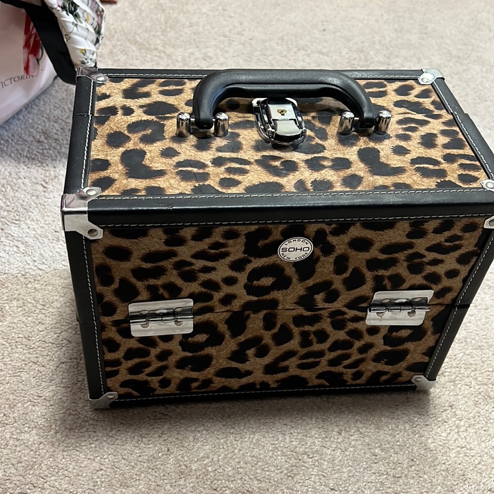 Makeup box